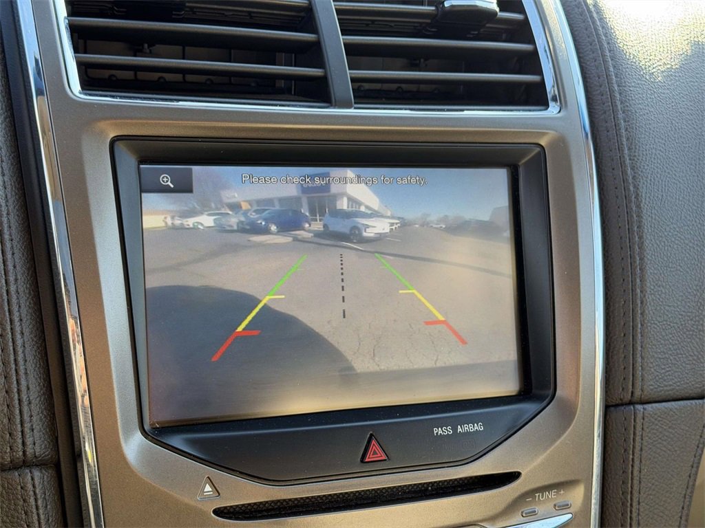 Used 2015 Lincoln MKX AWD w/ Equipment Group 102A image 4