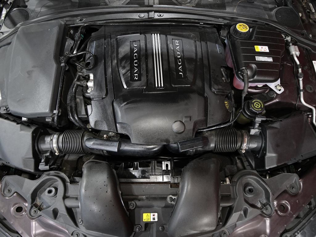 Used 2015 Jaguar XF Sport RWD image 26
