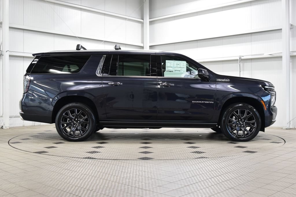 New 2026 Chevrolet Suburban High Country AWD/4WD image 9