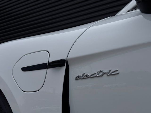 New 2026 Porsche Taycan image 28