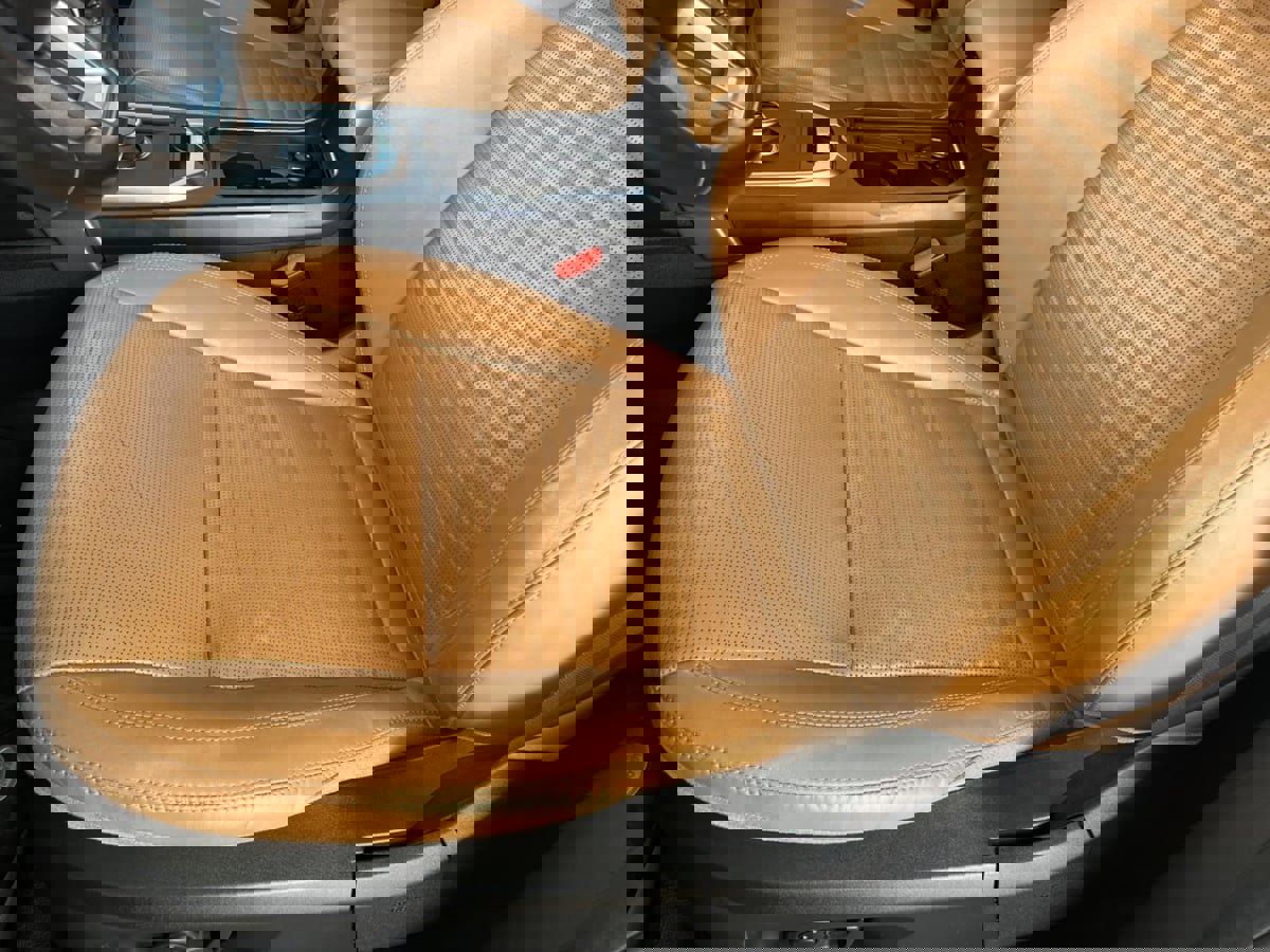 Used 2018 Land Rover Discovery Sport HSE Luxury AWD/4WD image 22