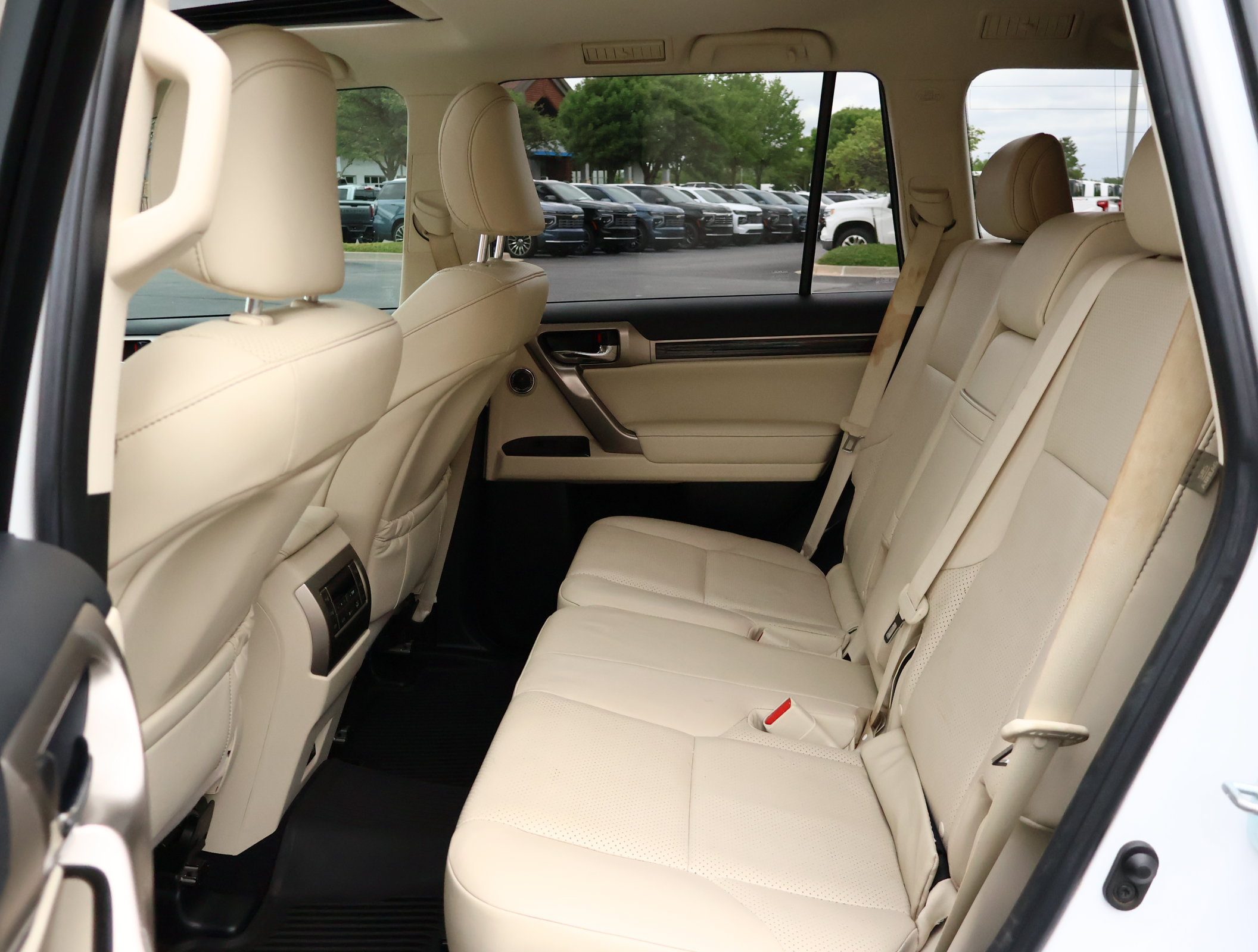 Used 2021 Lexus GX 460 Luxury w/ Off Road Package AWD/4WD image 26