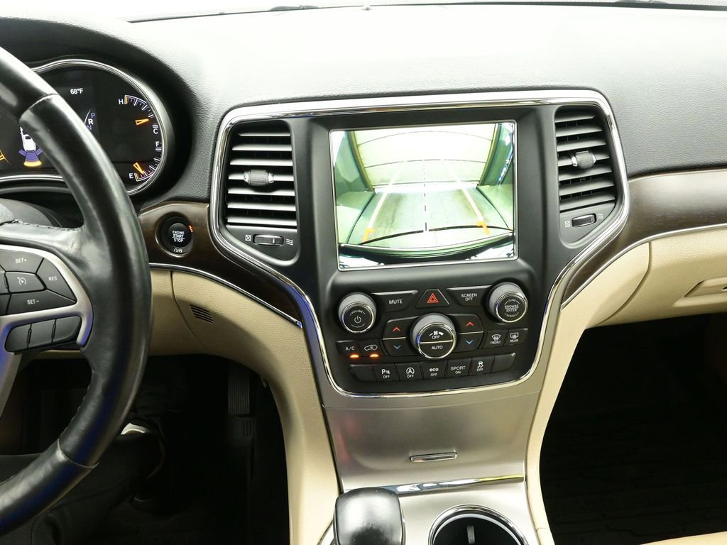 Used 2018 Jeep Grand Cherokee Limited image 21