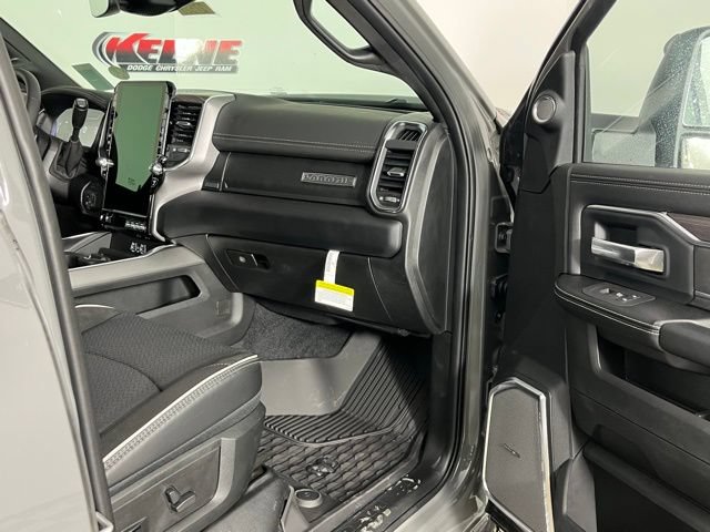 New 2026 RAM 3500 Laramie AWD/4WD image 31