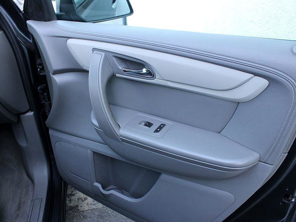 Used 2014 Chevrolet Traverse LS image 23
