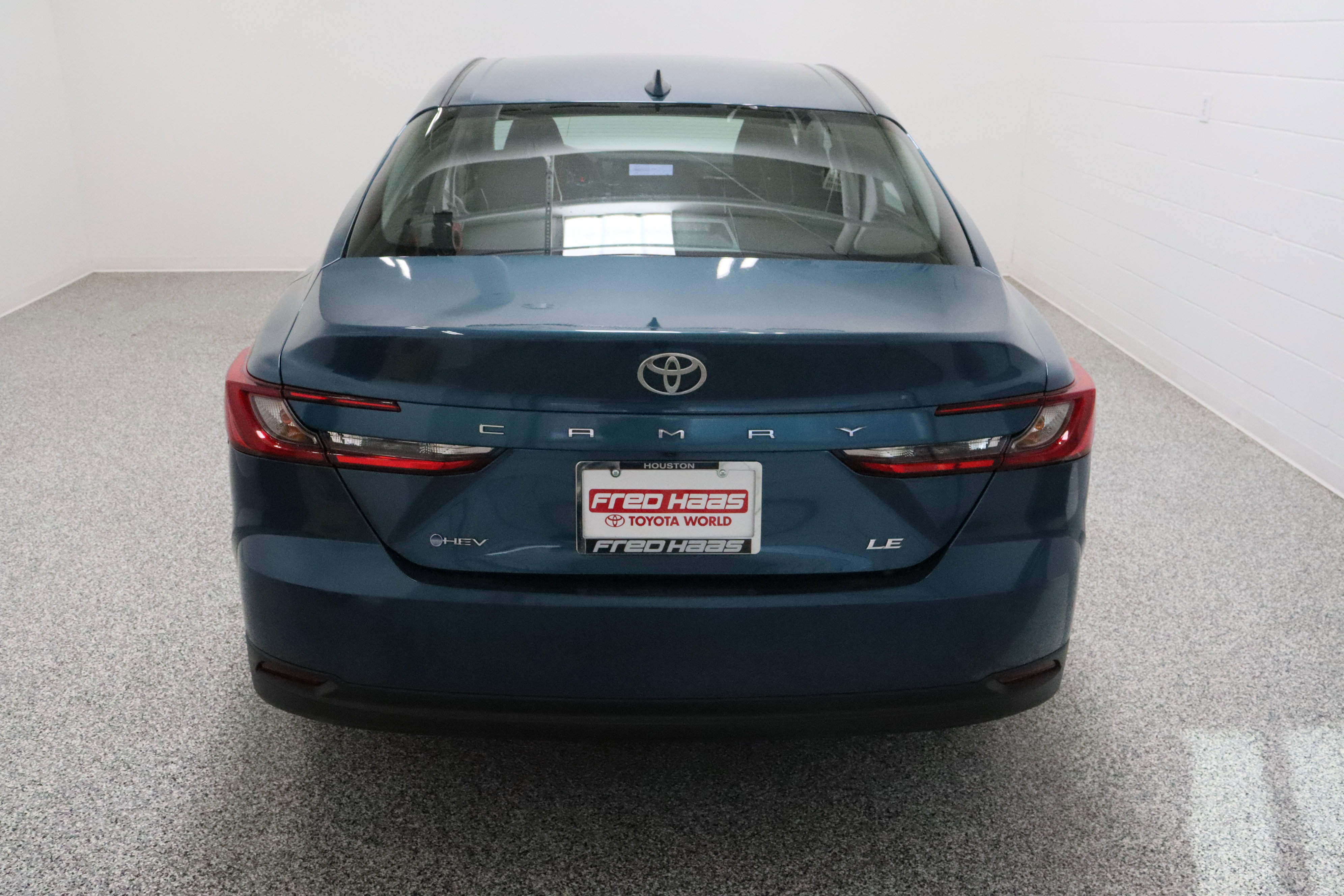 Used 2025 Toyota Camry LE FWD image 8