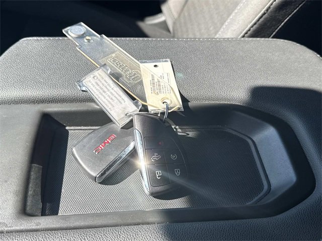 Used 2025 GMC Sierra 1500 SLE image 3