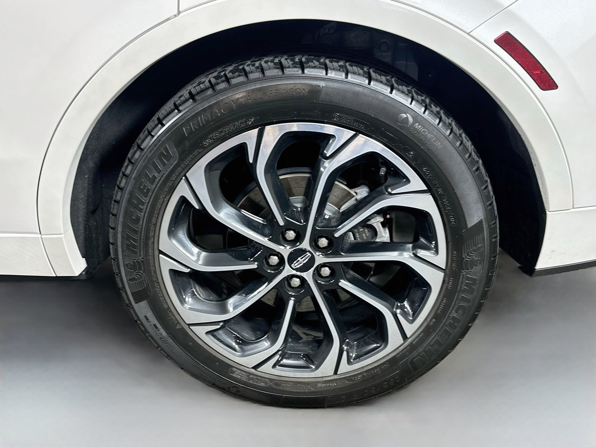 Used 2025 Lincoln Nautilus Reserve AWD/4WD image 30
