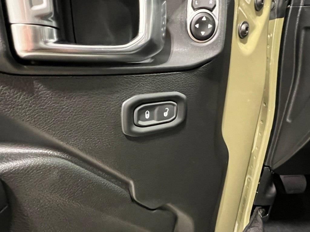New 2026 Jeep Wrangler Unlimited Rubicon w/ Safety Group image 19