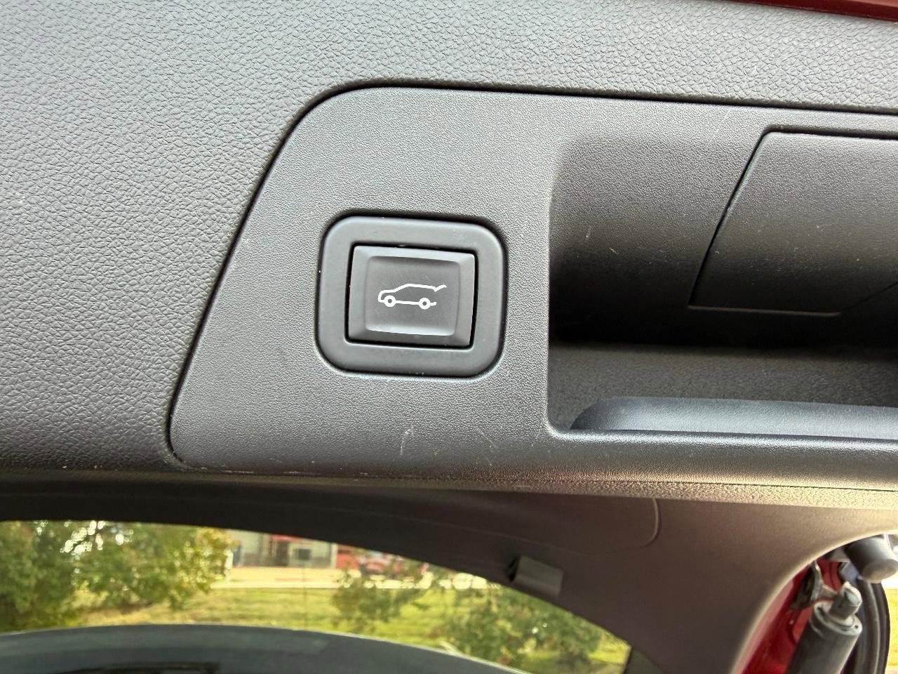 Used 2021 Buick Envision Essence w/ Sport Touring Package image 6