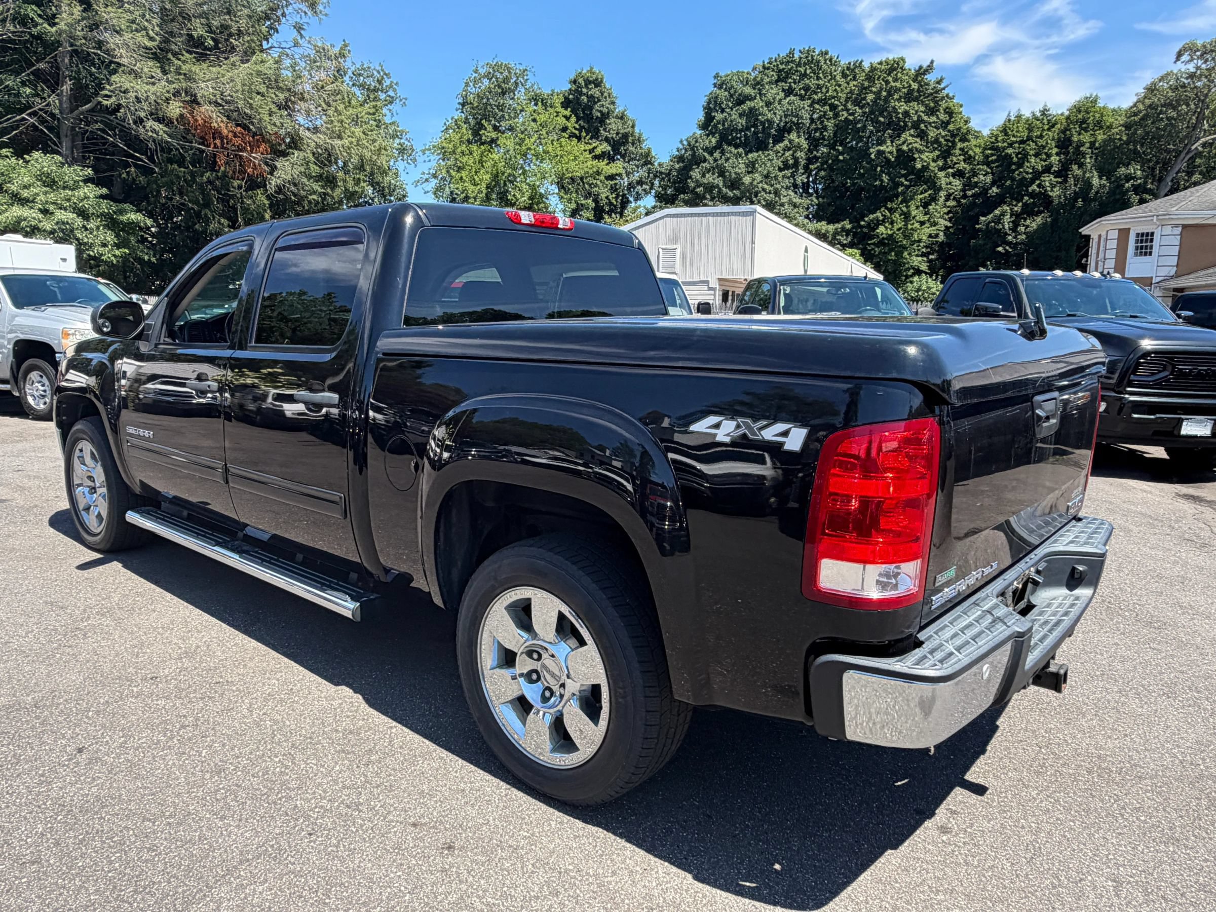 Used 2011 GMC Sierra 1500 SLE w/ Power Tech Package AWD/4WD image 3