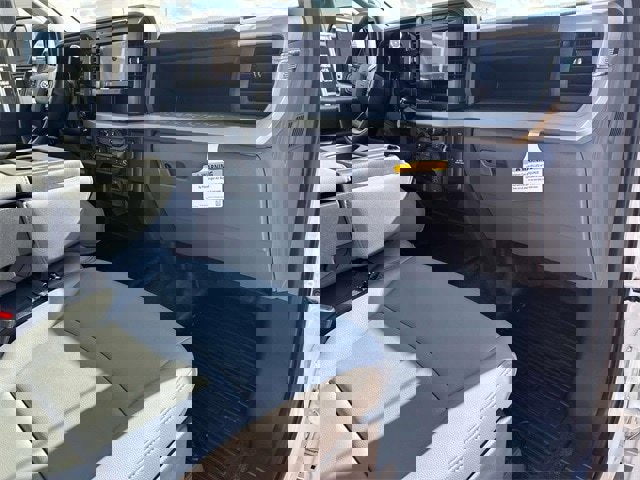 New 2025 Ford F550 4x4 SuperCab Super Duty image 12