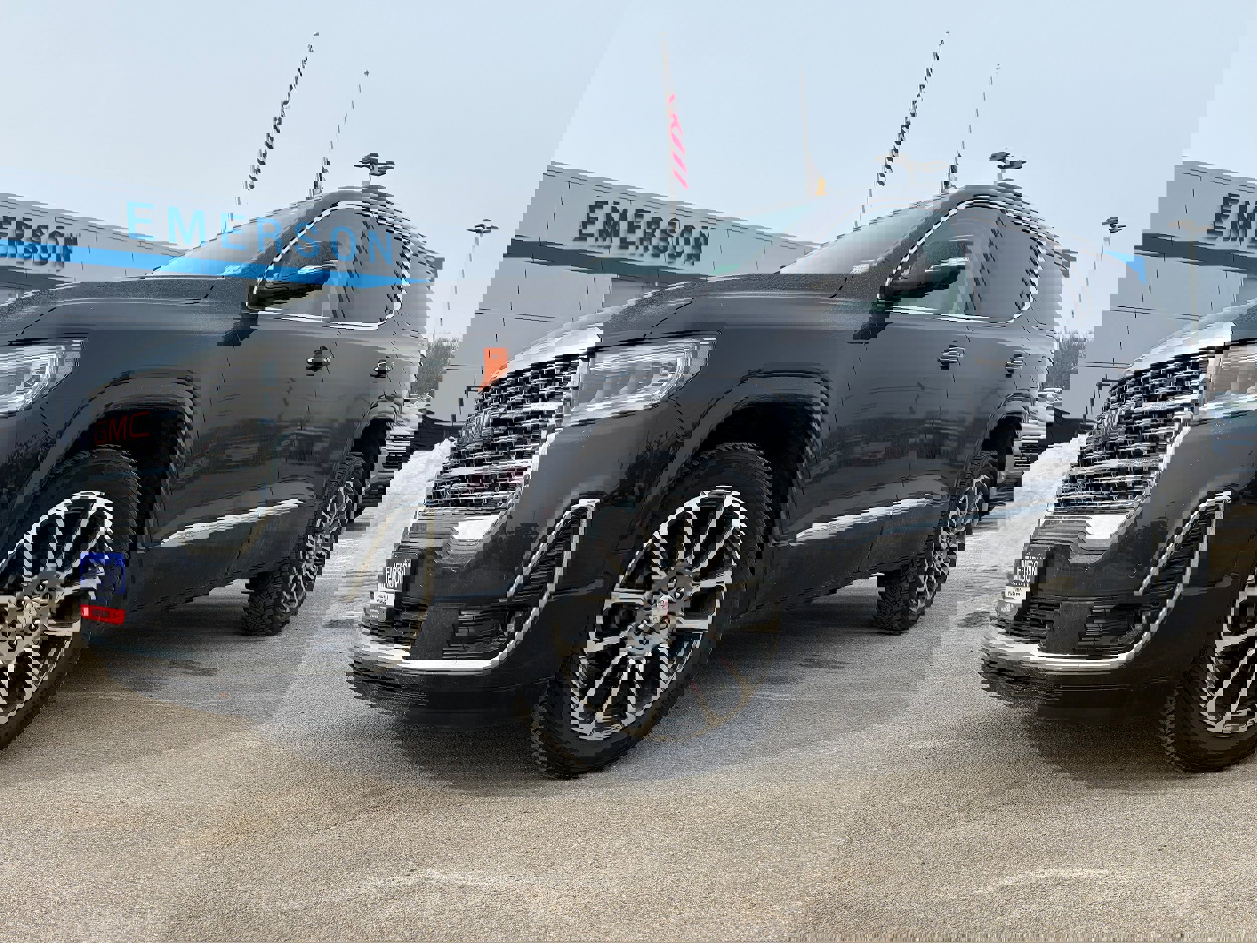 Used 2020 GMC Acadia Denali w/ Trailering Package image 1