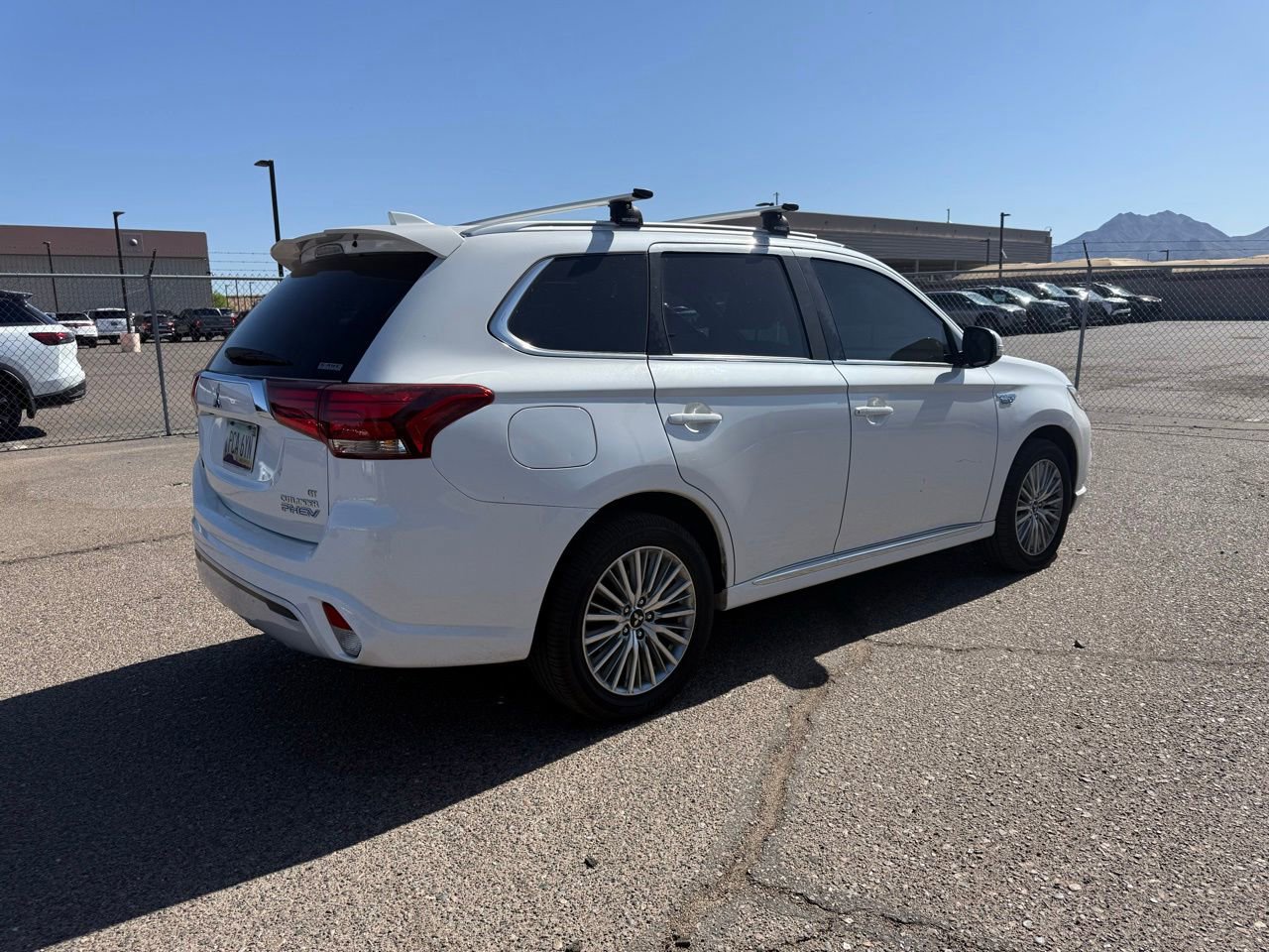 Used 2019 Mitsubishi Outlander 4WD Plug-In Hybrid image 5