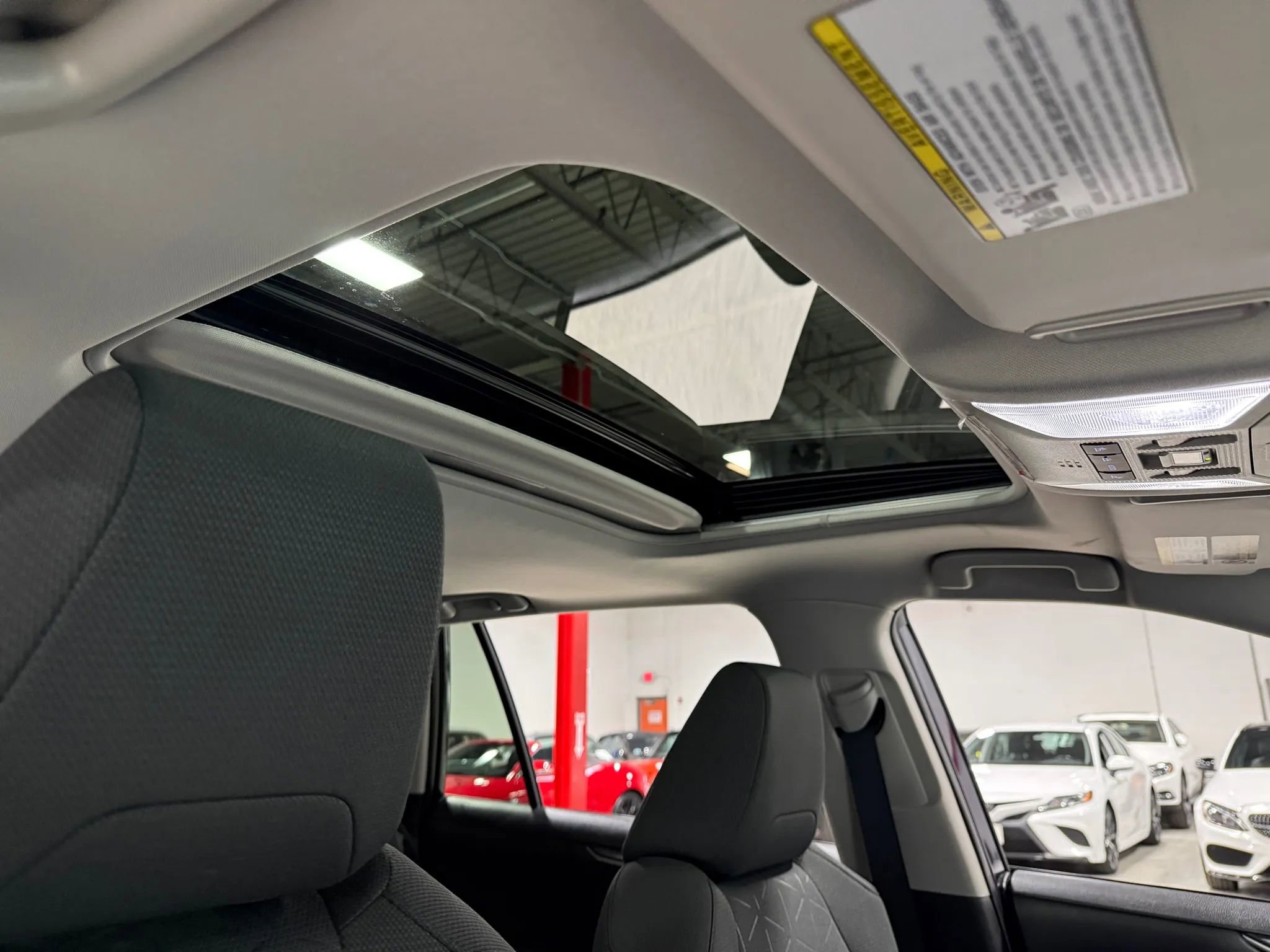 Used 2022 Toyota RAV4 XLE w/ Convenience Package image 48