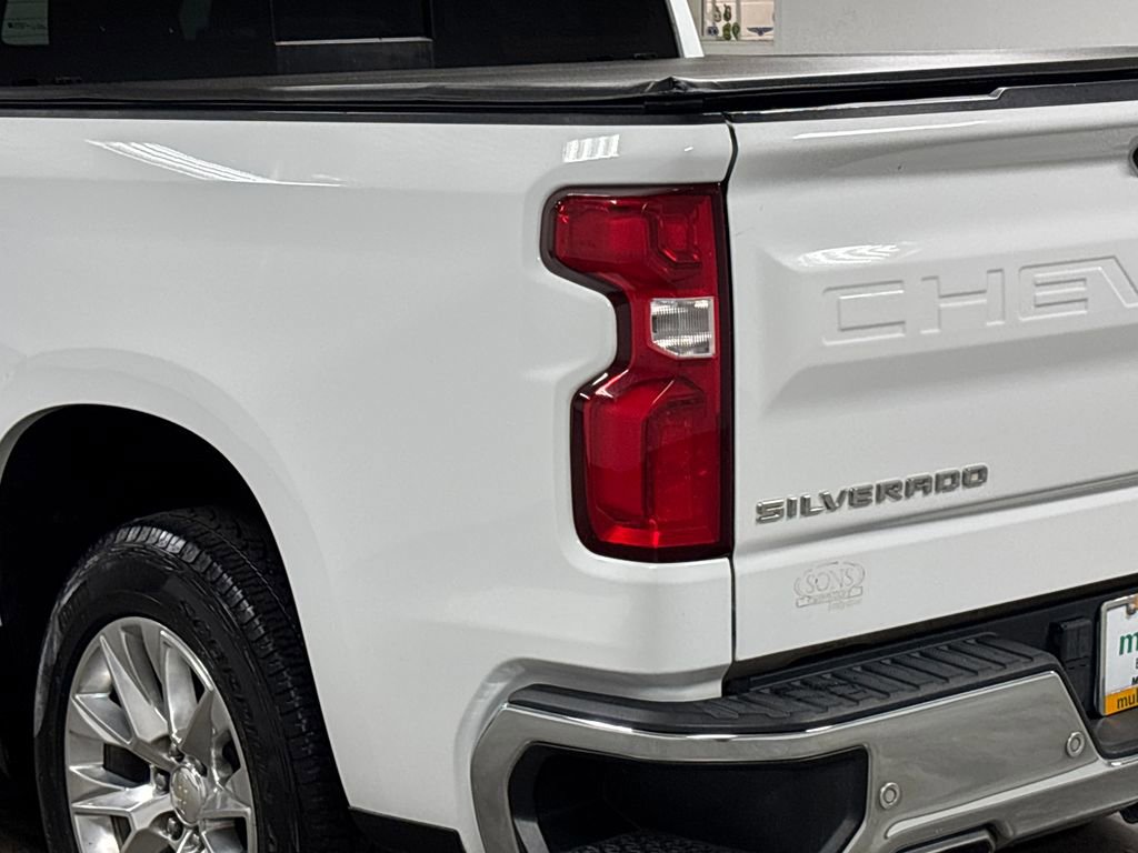 Used 2021 Chevrolet Silverado 1500 LTZ w/ Technology Package AWD/4WD image 18