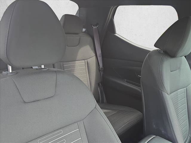 Used 2025 Hyundai Santa Cruz SE FWD image 23
