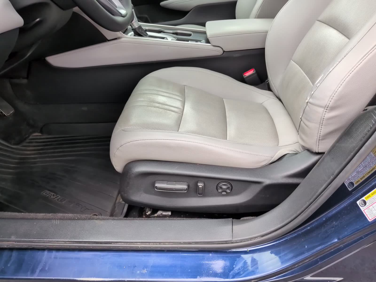 Used 2018 Honda Accord Touring image 14