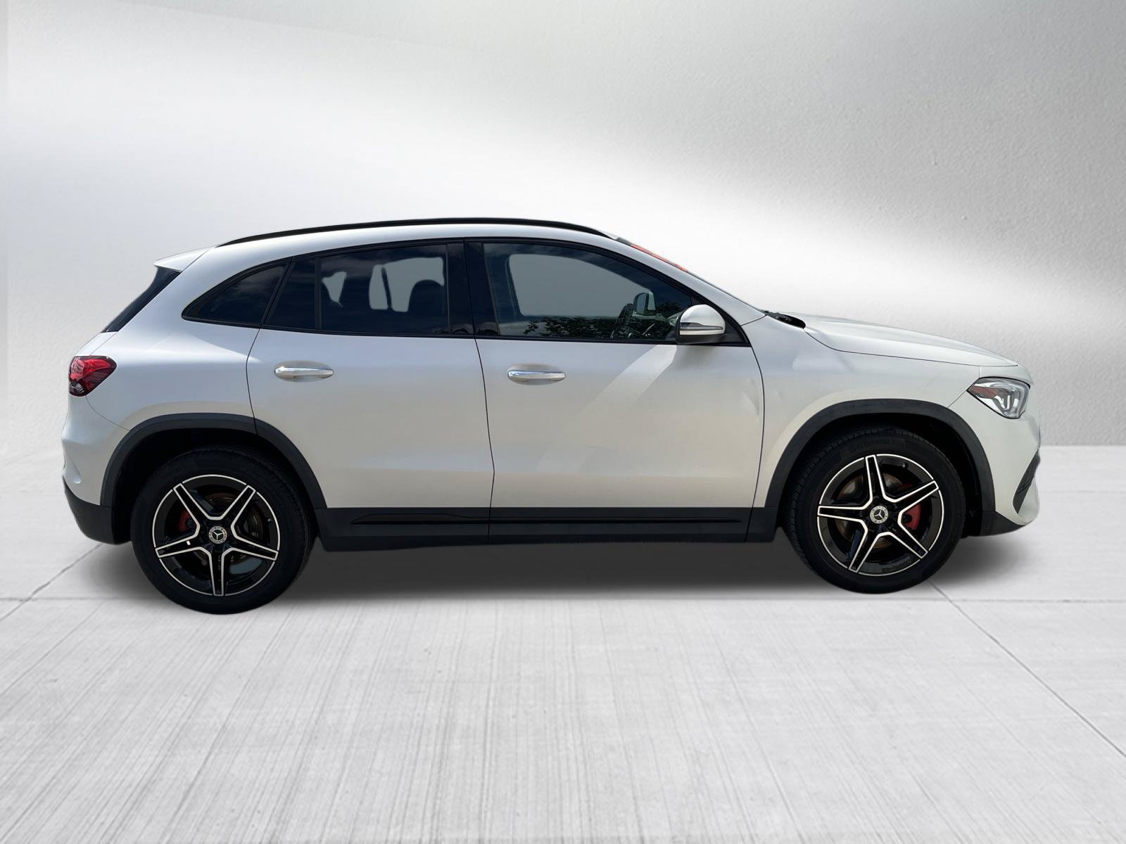 Used 2022 Mercedes-Benz GLA 250 4MATIC image 5