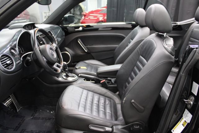 Used 2013 Volkswagen Beetle 2.0T image 10