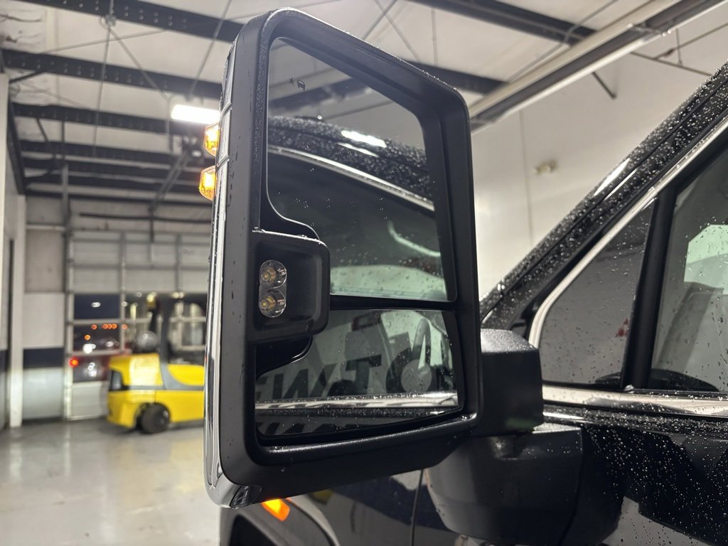 New 2025 GMC Sierra 2500 SLT w/ SLT Premium Package image 9