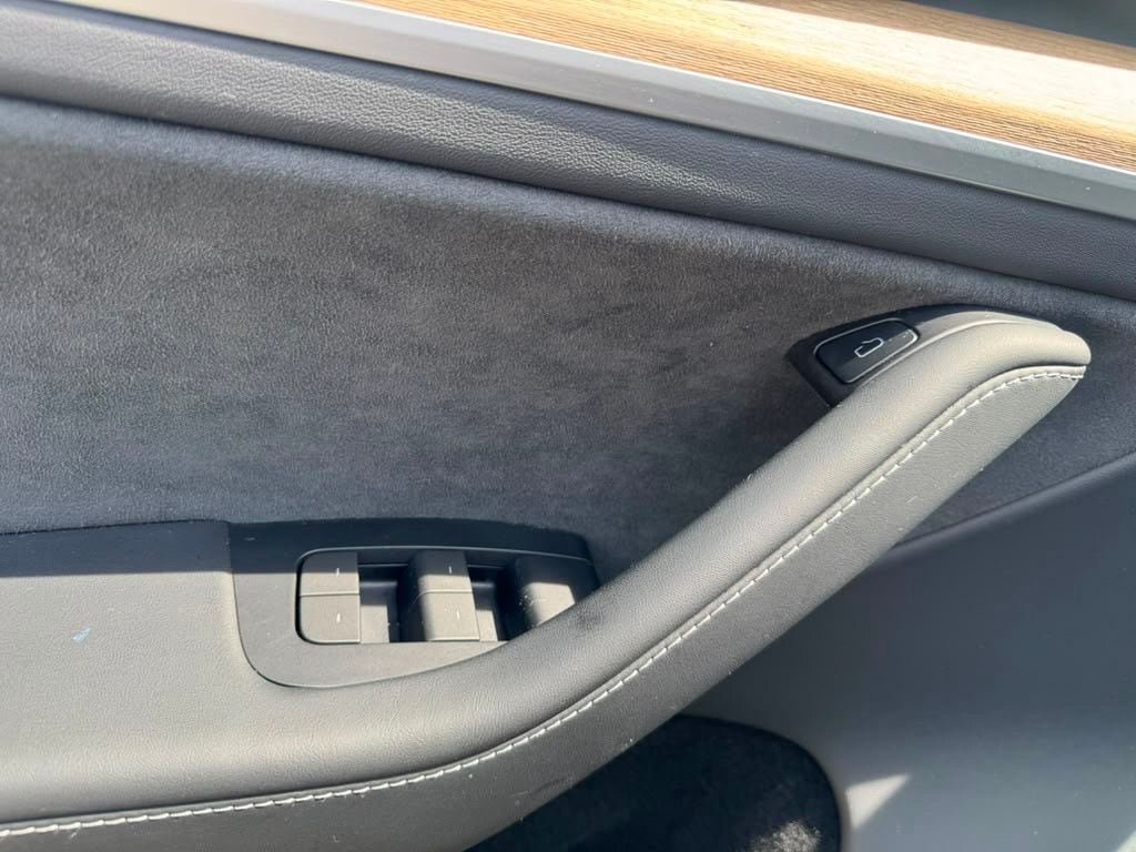 Used 2023 Tesla Model Y Long Range AWD/4WD image 13