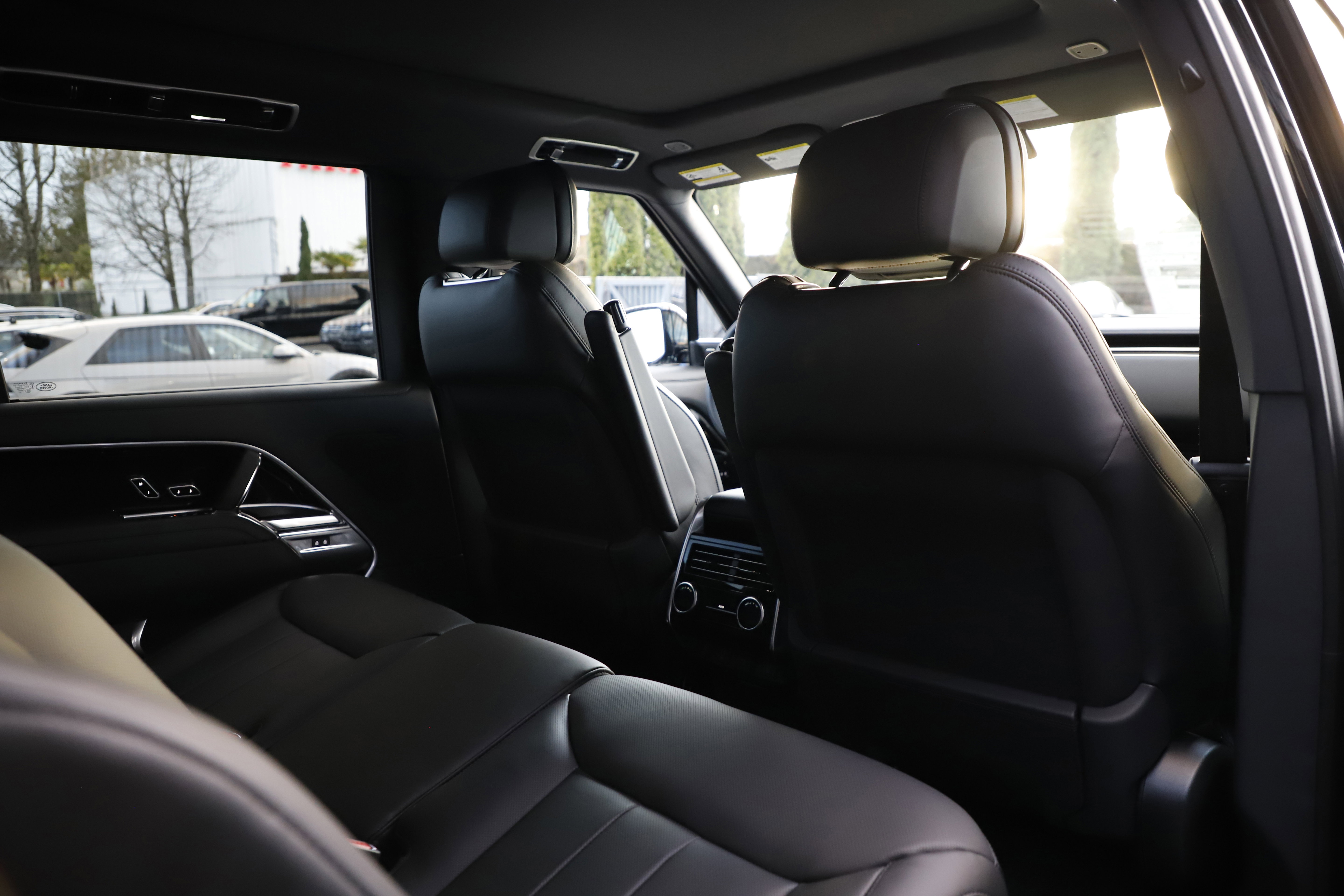 New 2026 Land Rover Range Rover Long Wheelbase SE image 13