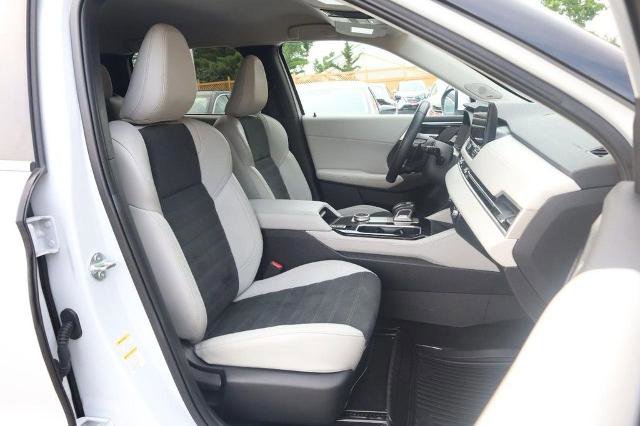 Used 2025 Mitsubishi Outlander AWD image 27