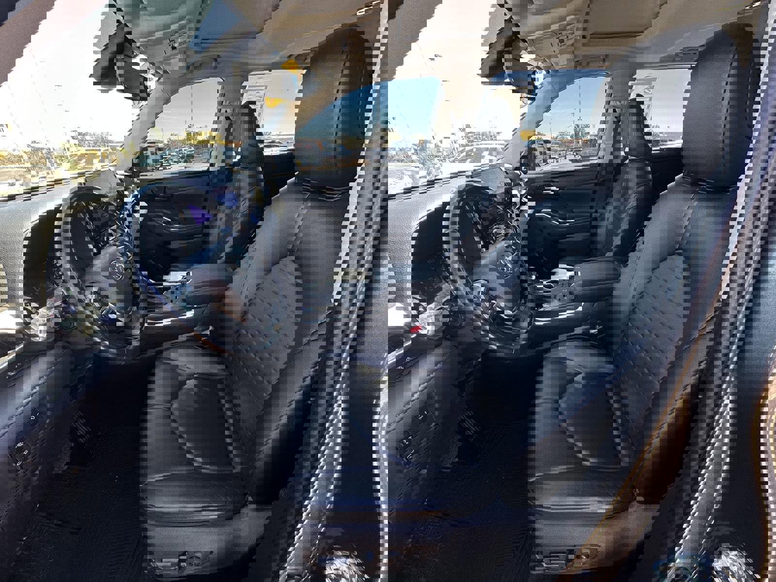 Used 2023 Toyota Highlander XLE image 16