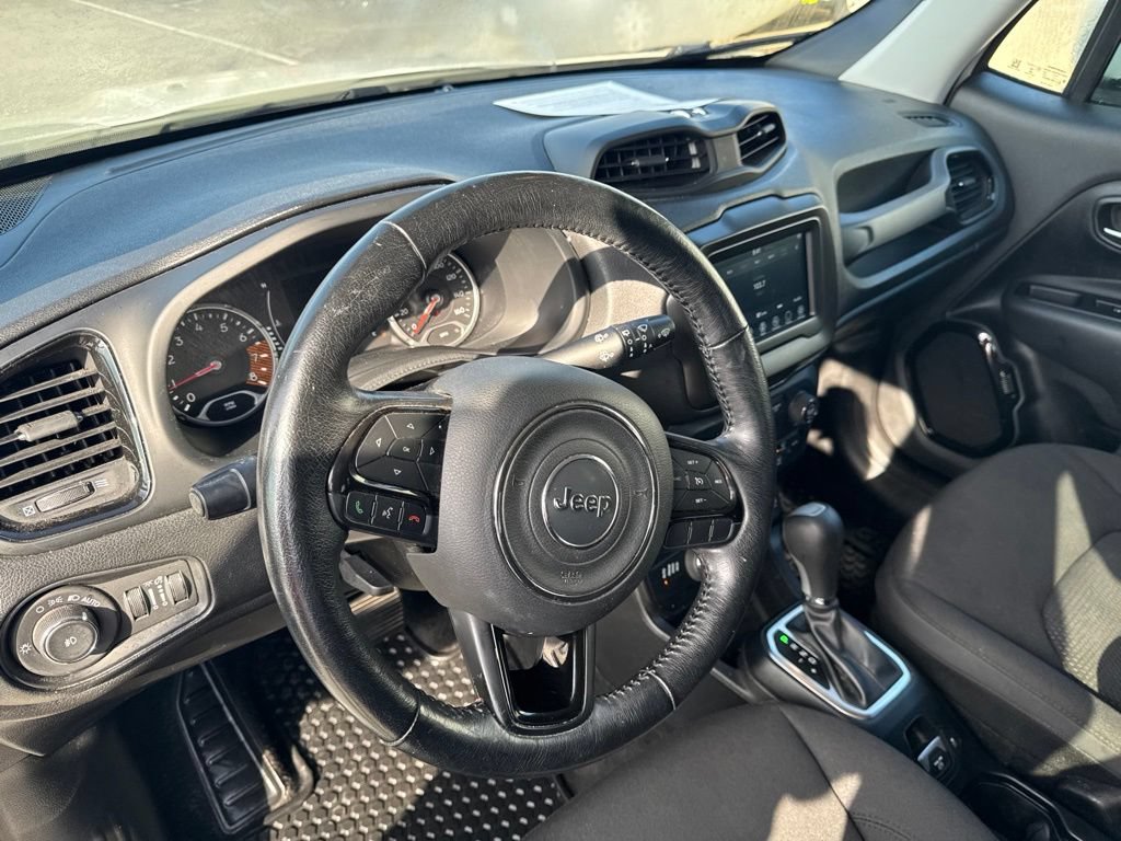 Used 2020 Jeep Renegade Altitude AWD/4WD image 10