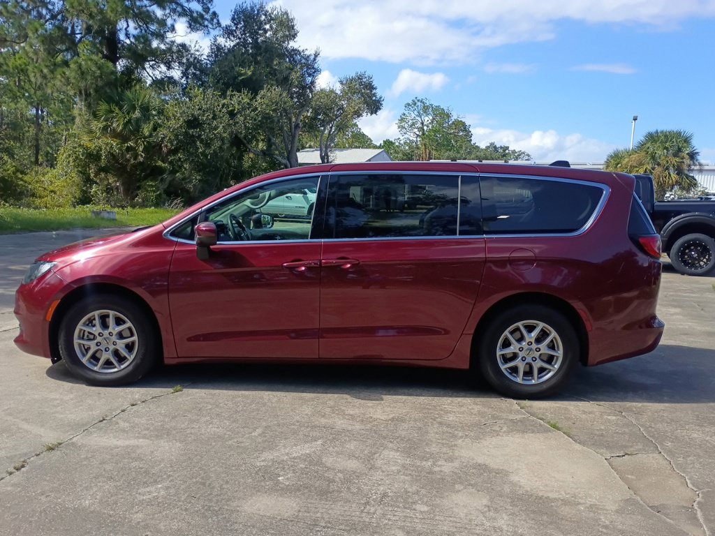 Certified 2023 Chrysler Voyager LX FWD image 8