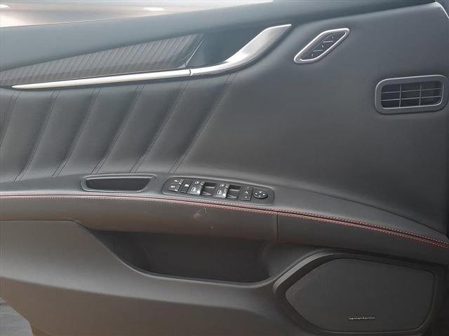 Used 2021 Maserati Ghibli Trofeo image 12