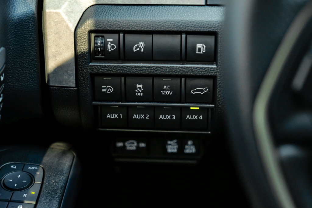 Used 2025 Toyota 4Runner Trailhunter AWD/4WD image 35