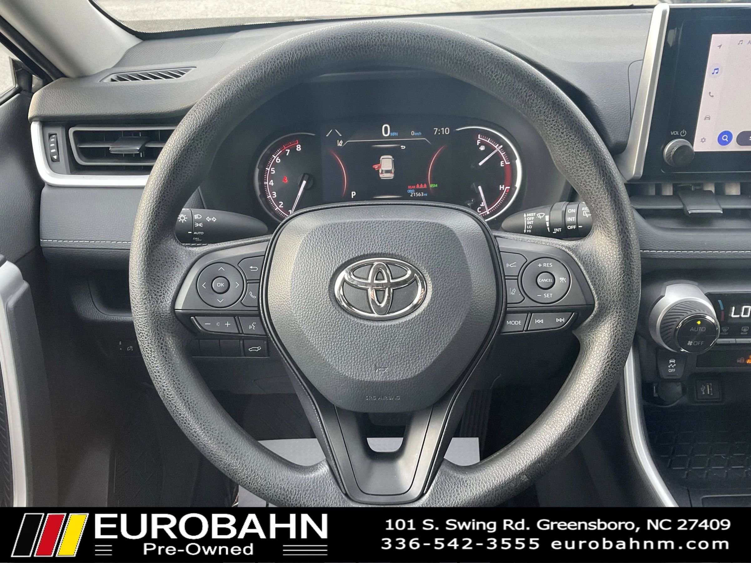 Used 2024 Toyota RAV4 XLE w/ Convenience Package FWD image 12