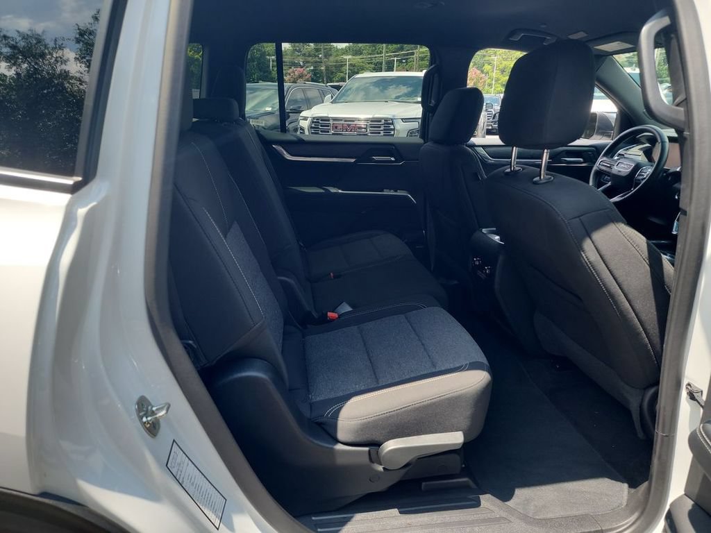 Certified 2025 GMC Acadia Elevation FWD image 27