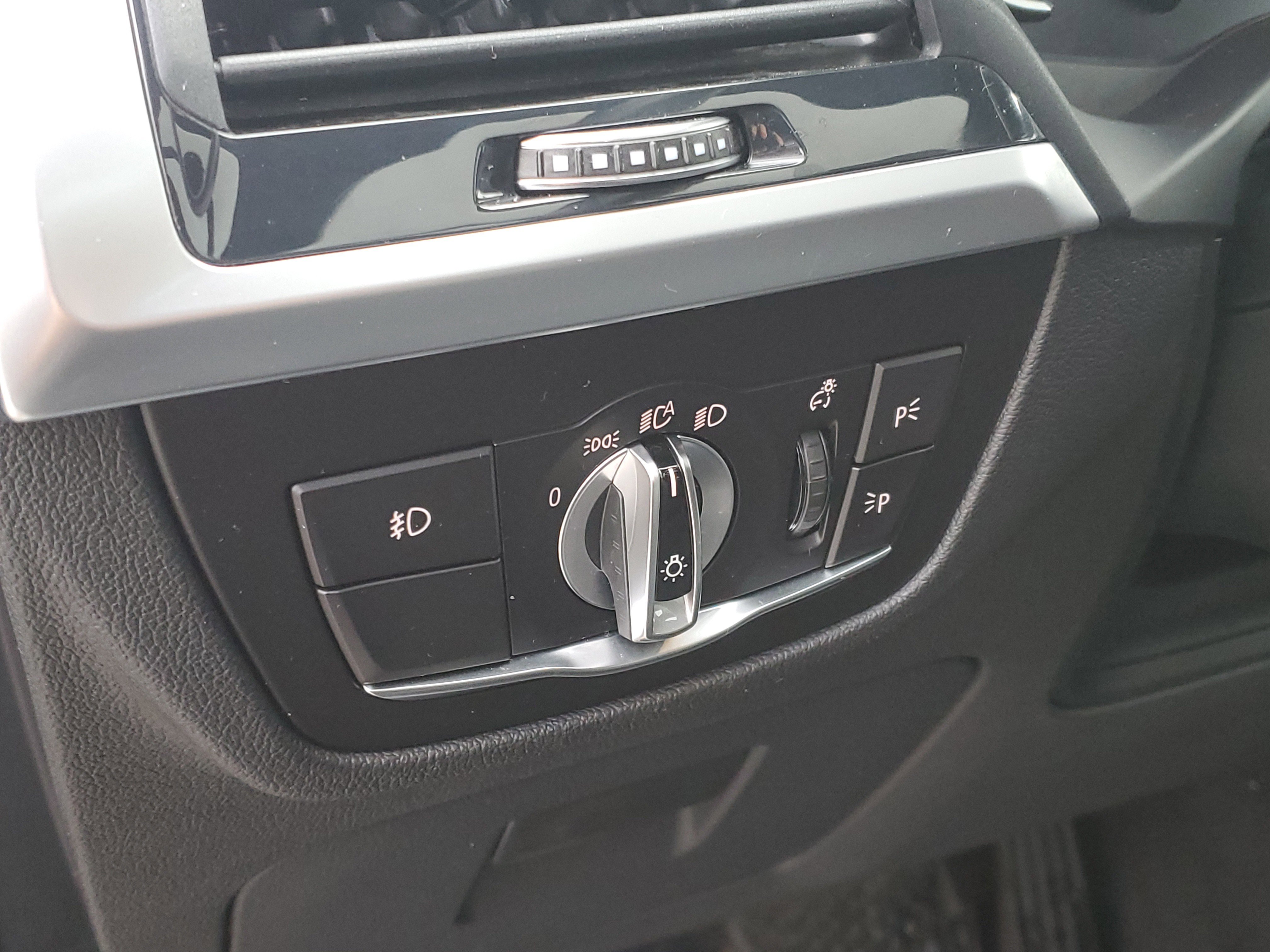 Used 2021 BMW X3 xDrive30i w/ Convenience Package image 11