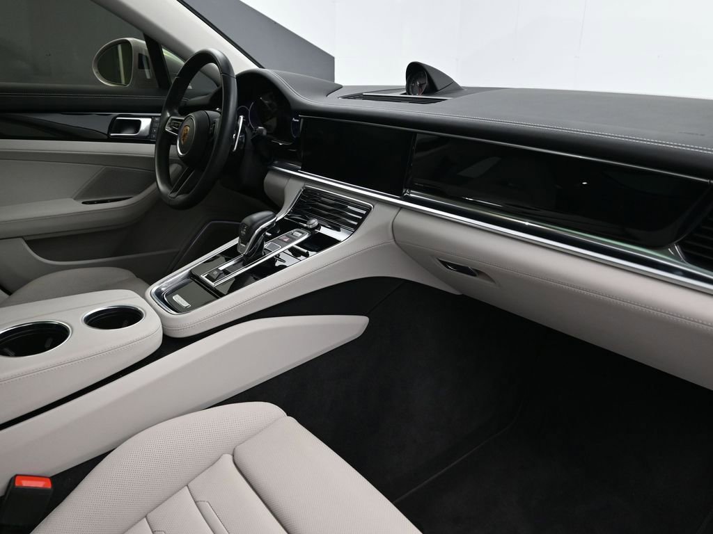 Certified 2022 Porsche Panamera 4 Executive image 14