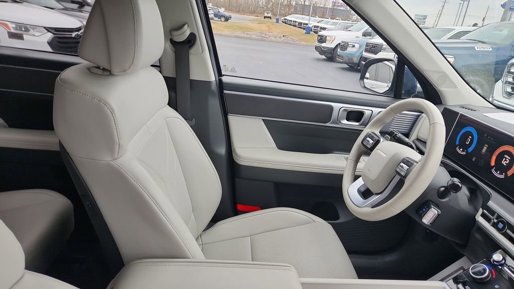 Used 2025 Hyundai Santa Fe SEL image 13