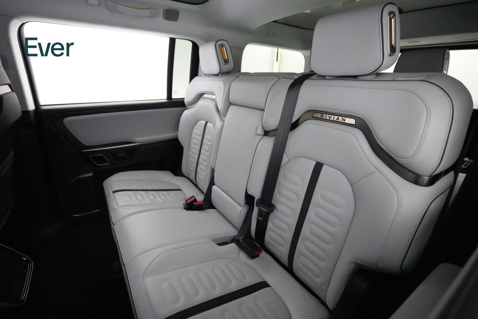 Used 2023 Rivian R1S Adventure AWD/4WD image 24