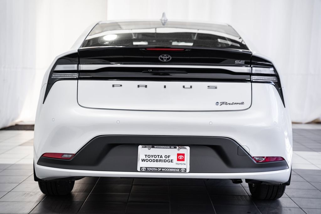 Used 2024 Toyota Prius Prime SE image 5