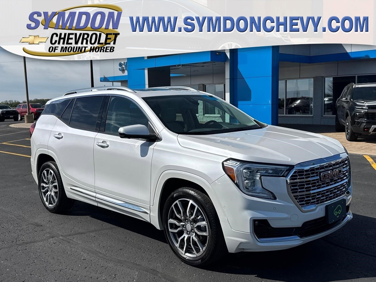 Certified 2023 GMC Terrain Denali w/ Denali Premium Package AWD/4WD image 1