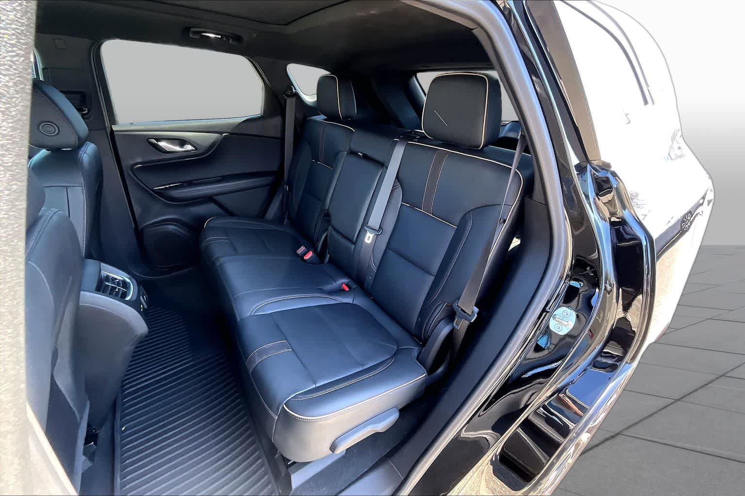 Used 2022 Chevrolet Blazer Premier w/ Enhanced Convenience Package AWD/4WD image 21