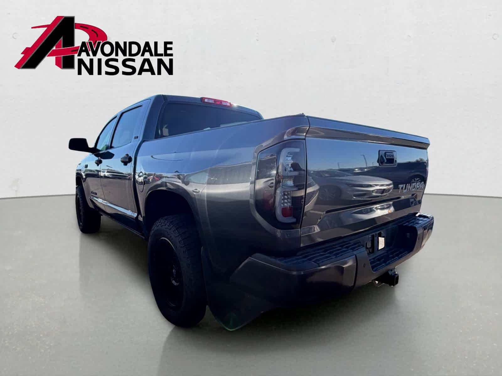 Used 2017 Toyota Tundra SR5 w/ SR5 Upgrade Package RWD image 2