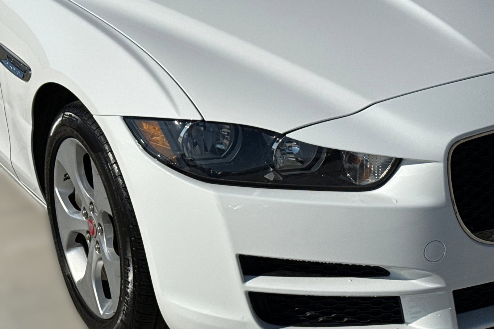 Used 2017 Jaguar XE 25t image 10
