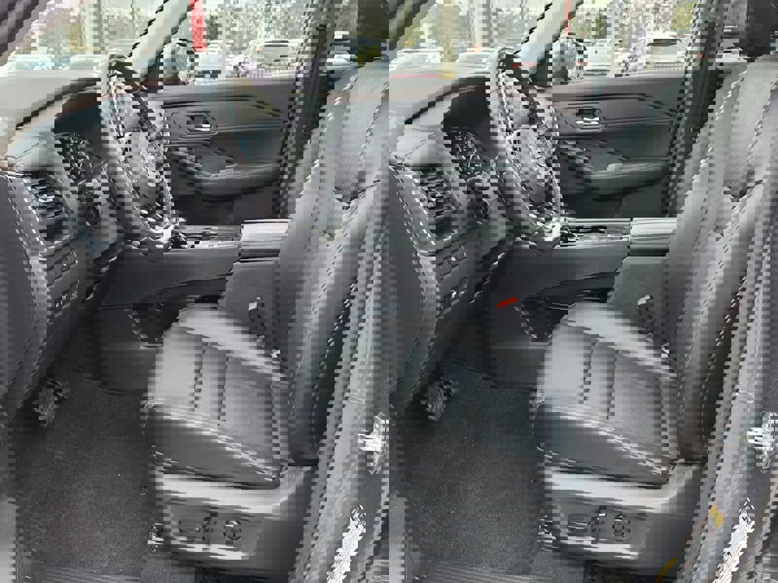 Used 2023 Nissan Rogue SV w/ SV Premium B Package image 3