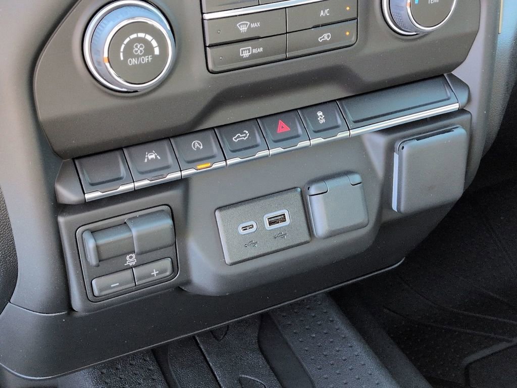 New 2026 Chevrolet Silverado 1500 Custom AWD/4WD image 31
