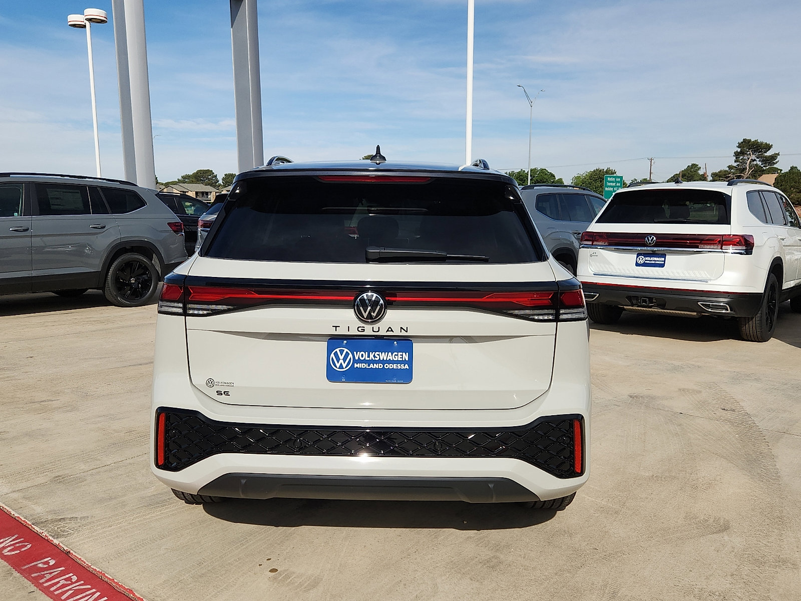 New 2026 Volkswagen Tiguan SE R-Line FWD image 6