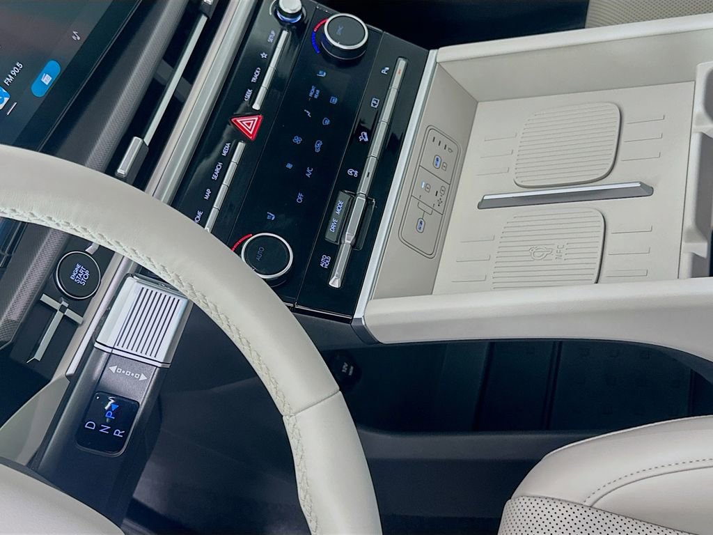 Certified 2025 Hyundai Santa Fe SEL image 16