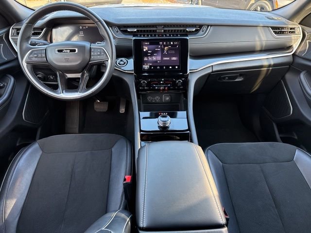 Used 2022 Jeep Grand Cherokee Altitude image 4