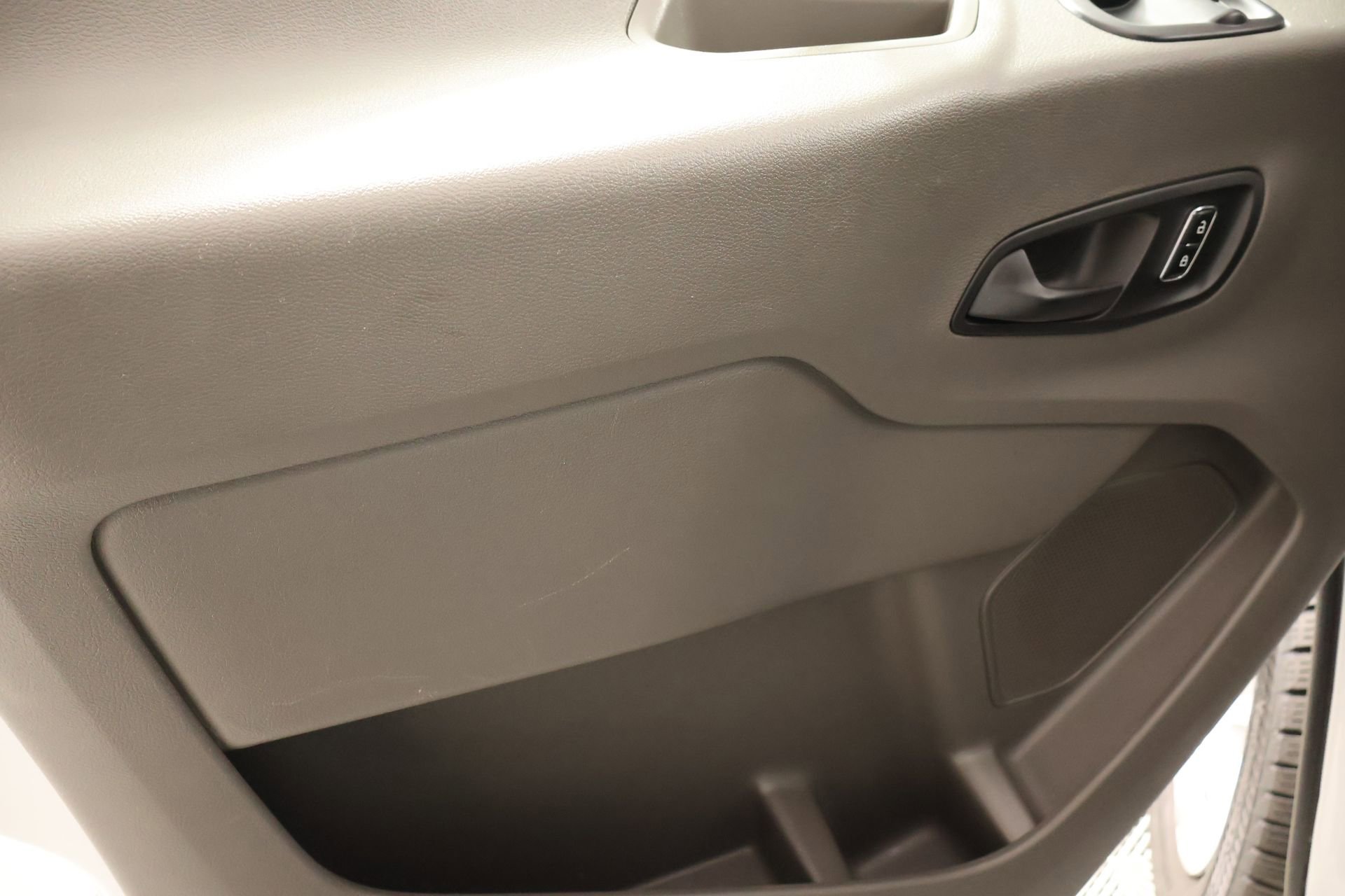 Used 2024 Ford Transit 350 XLT image 15